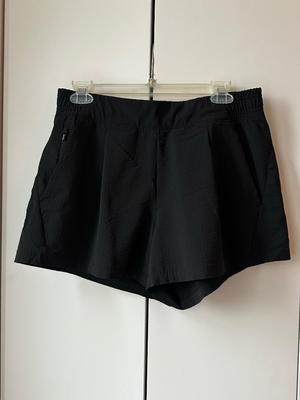Athleta Textured Brooklyn Shorts Black Size 8 Lightweight Travel